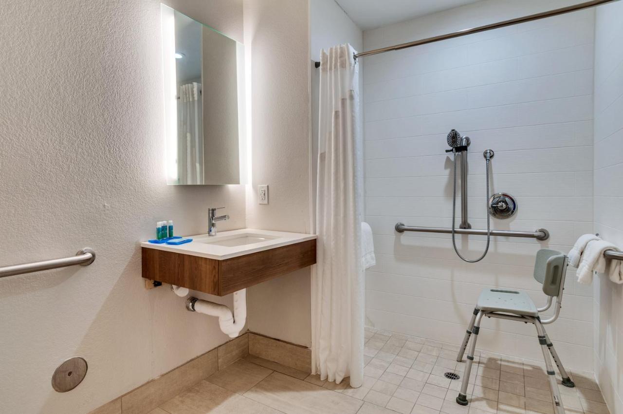 Holiday Inn Express Hotel & Suites Lake Elsinore By Ihg Exterior photo
