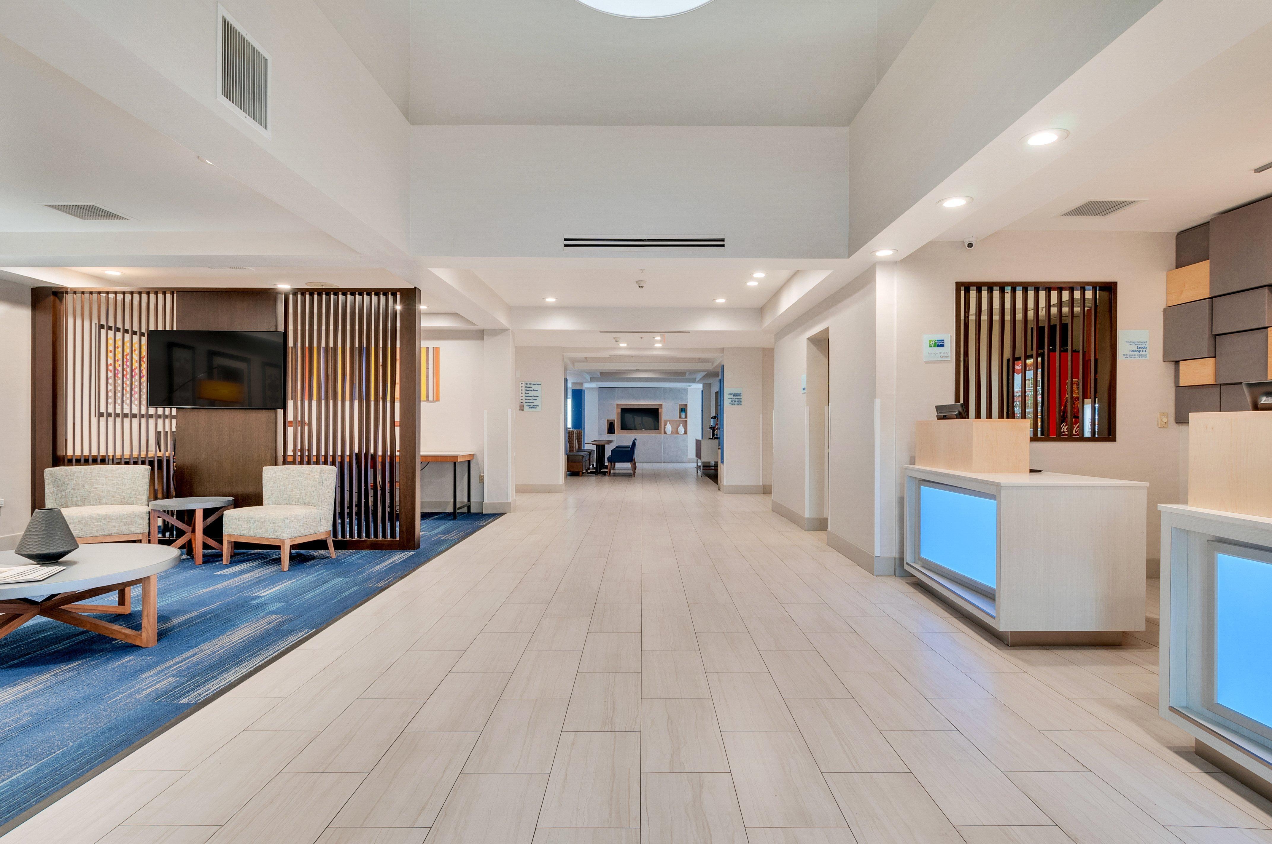 Holiday Inn Express Hotel & Suites Lake Elsinore By Ihg Exterior photo