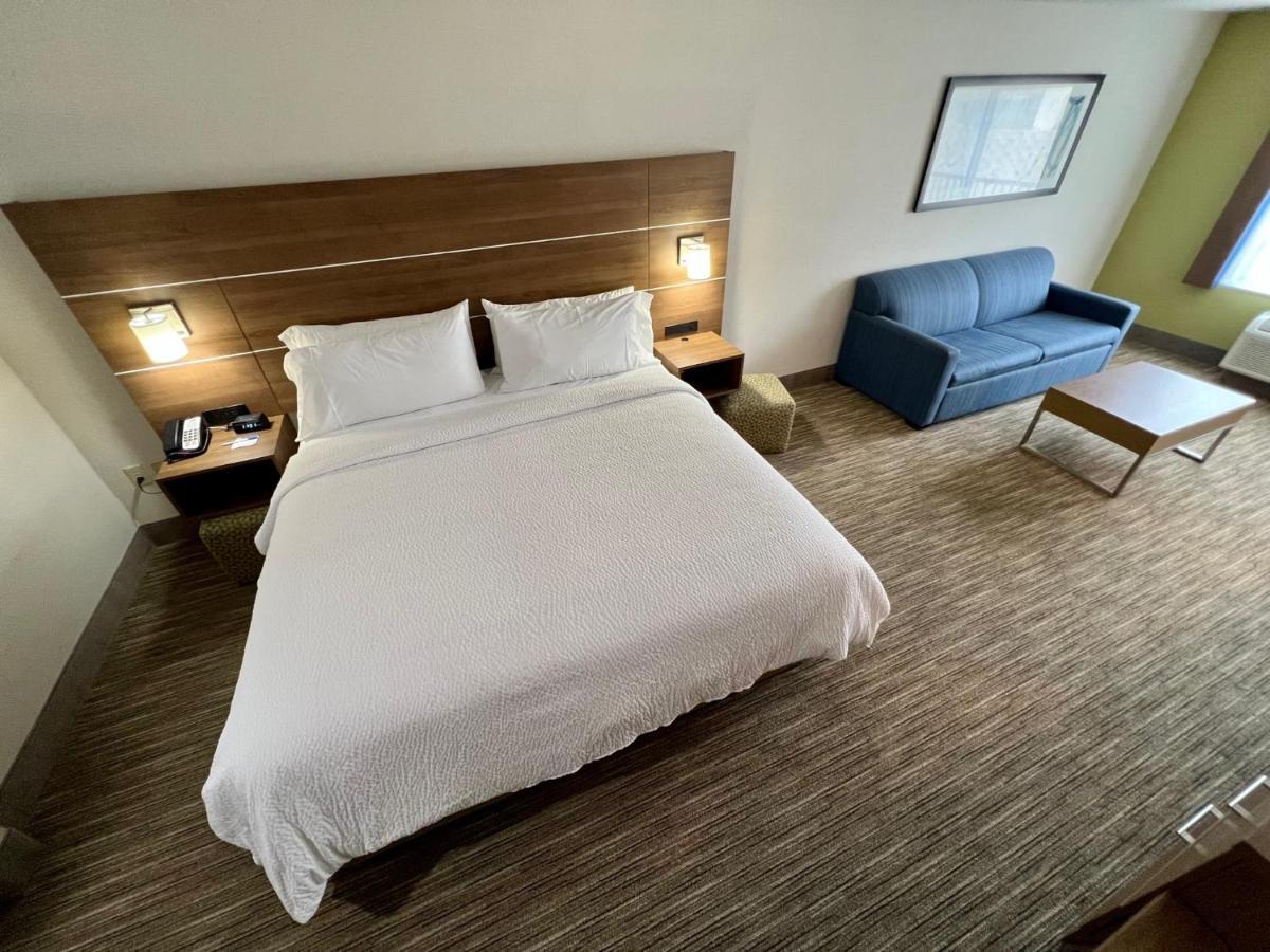 Holiday Inn Express Hotel & Suites Lake Elsinore By Ihg Exterior photo