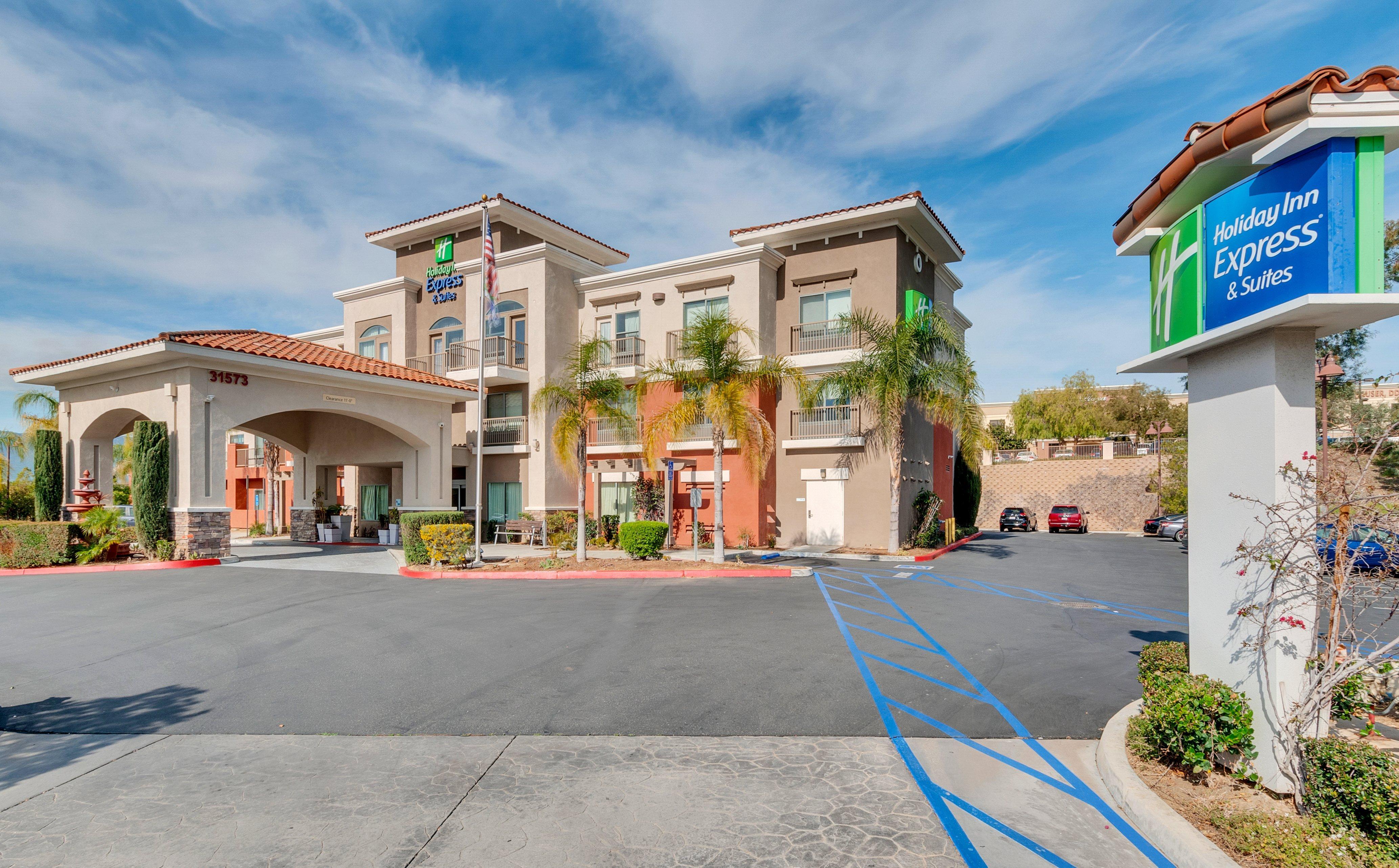 Holiday Inn Express Hotel & Suites Lake Elsinore By Ihg Exterior photo