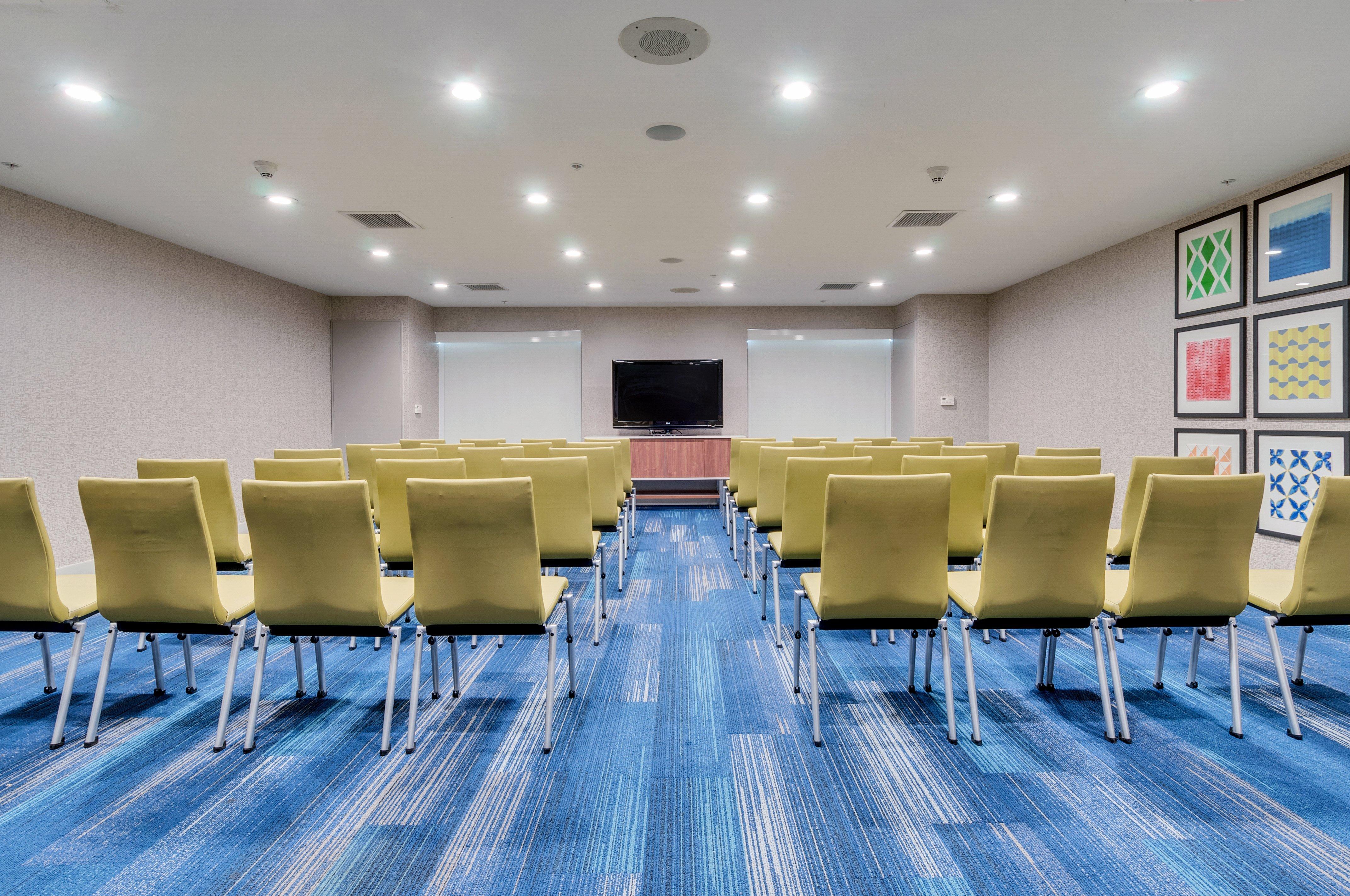 Holiday Inn Express Hotel & Suites Lake Elsinore By Ihg Exterior photo