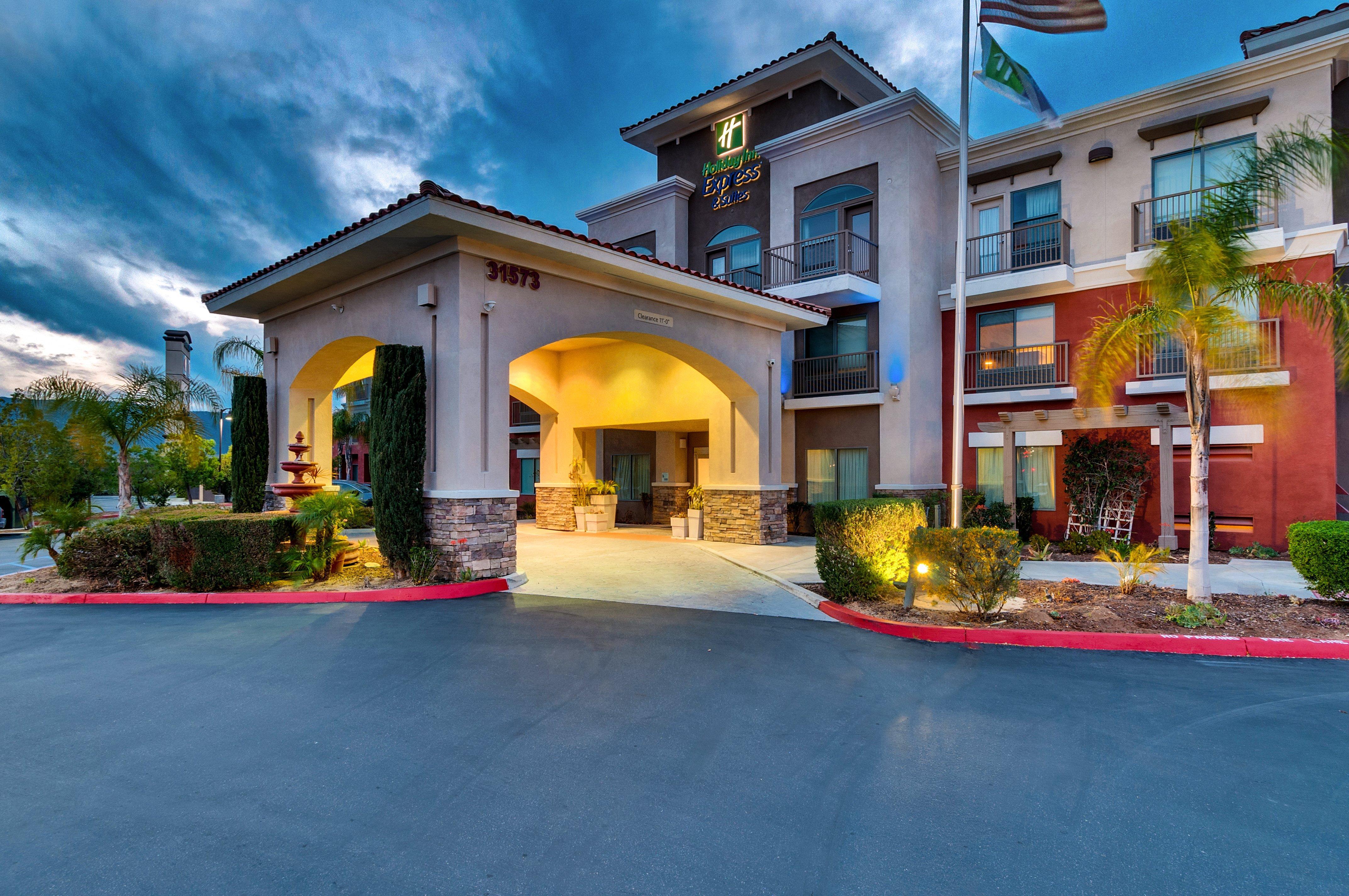 Holiday Inn Express Hotel & Suites Lake Elsinore By Ihg Exterior photo
