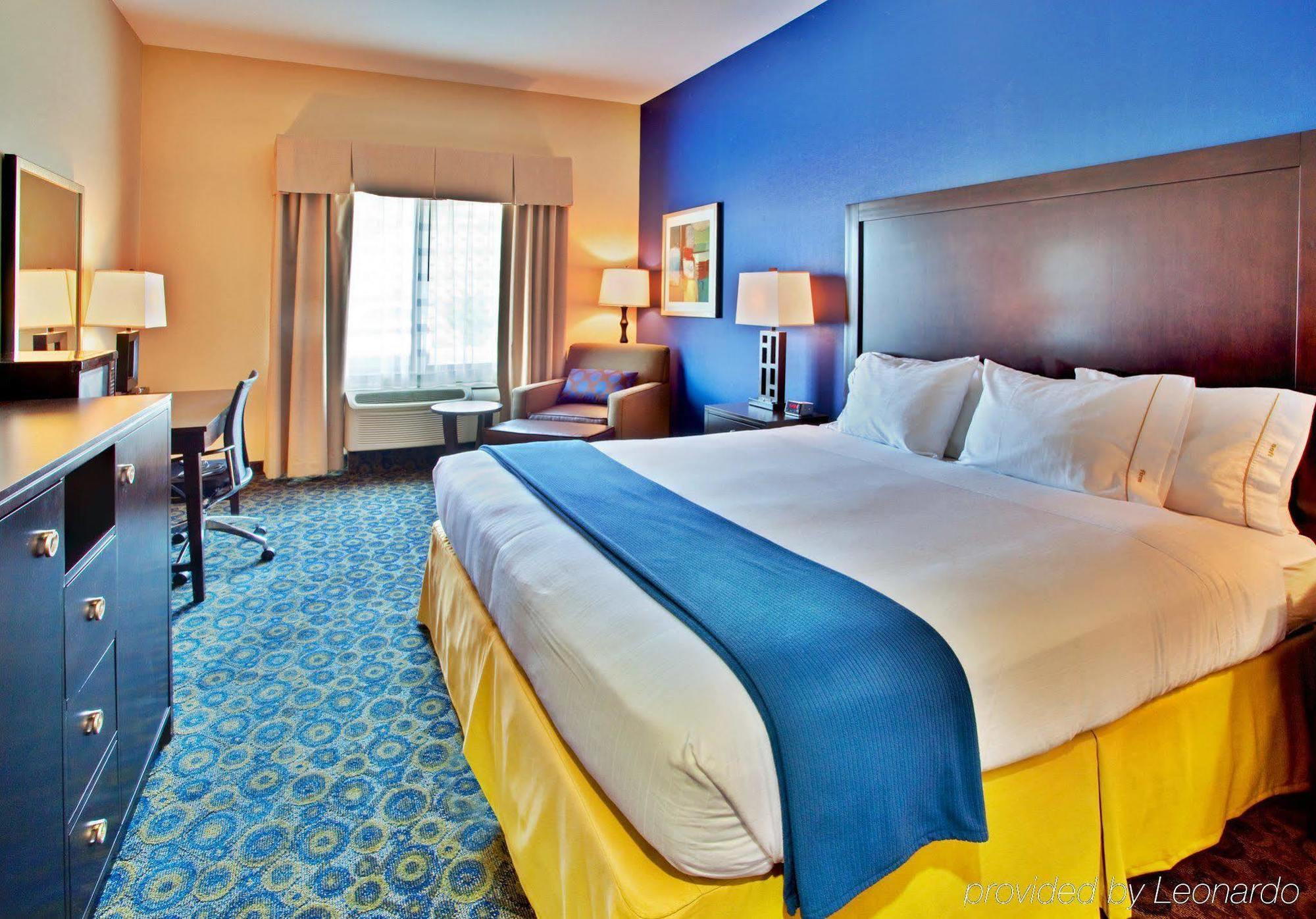Holiday Inn Express Hotel & Suites Lake Elsinore By Ihg Exterior photo
