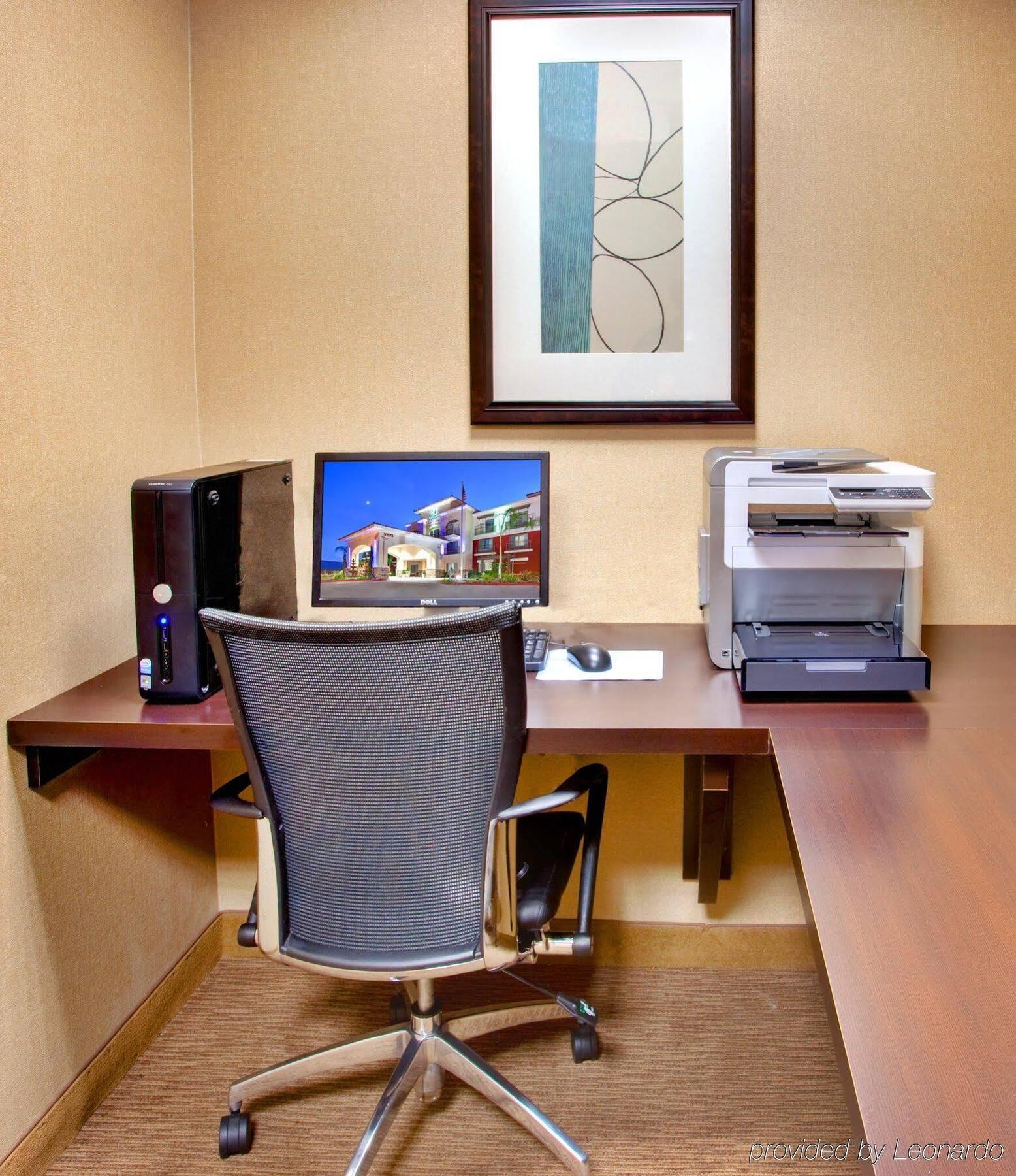 Holiday Inn Express Hotel & Suites Lake Elsinore By Ihg Exterior photo