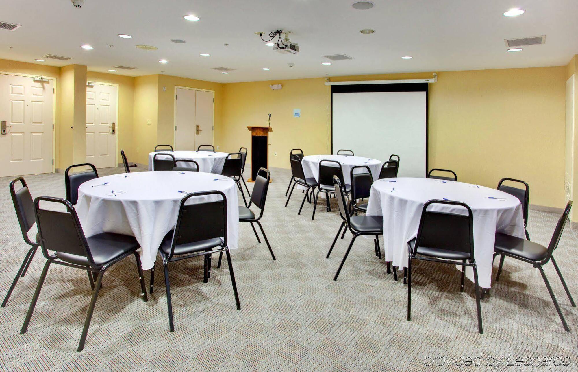 Holiday Inn Express Hotel & Suites Lake Elsinore By Ihg Exterior photo